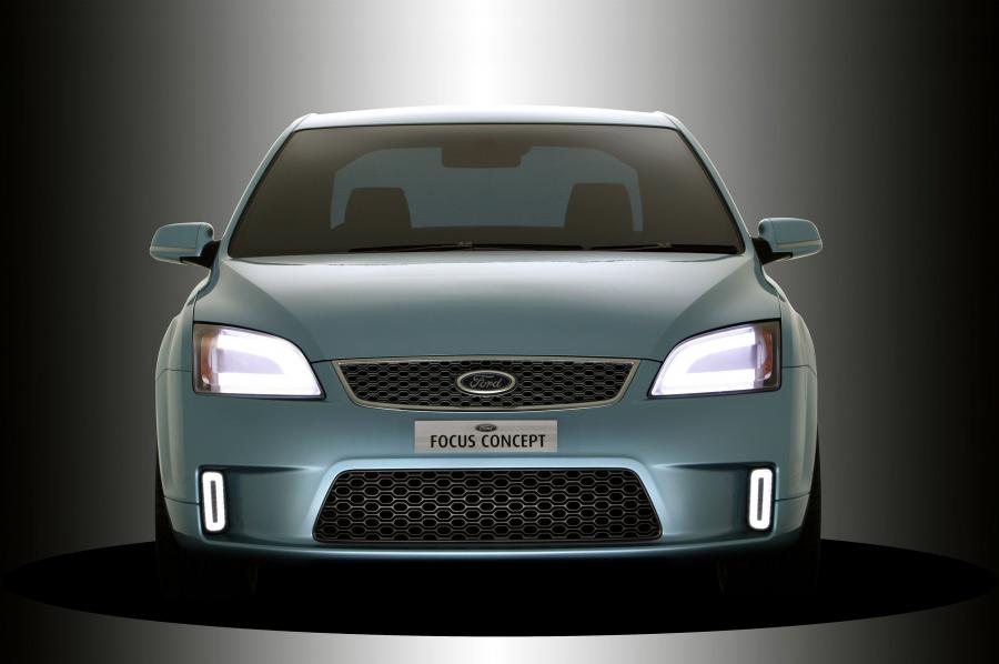  Ford Focus Concept 2004 года  (фото 2 из 14)